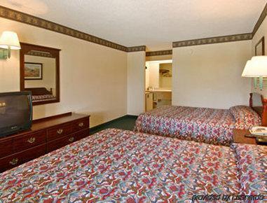 במוטל Super 8 By Wyndham Brunswick South I-95 חדר תמונה